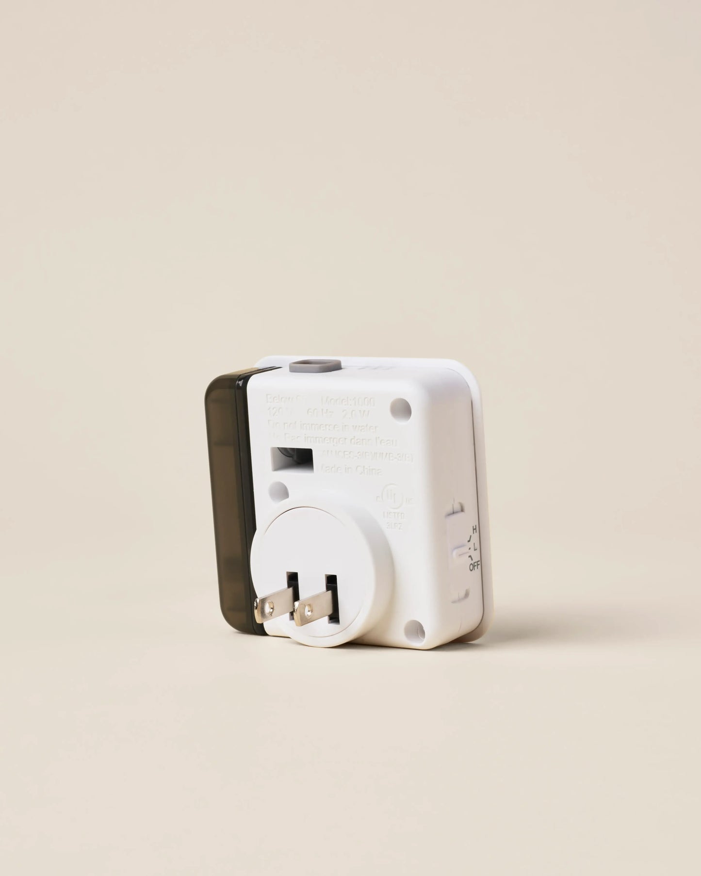 Plug-in home fragrance diffuser